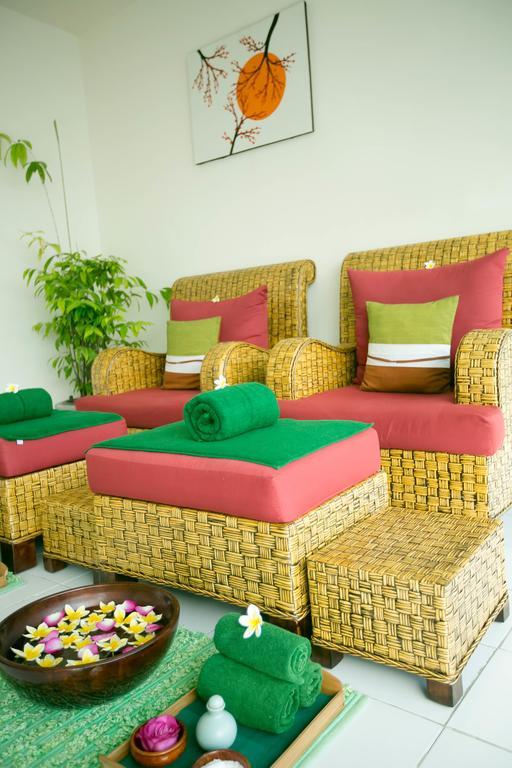 Kuta Station Hotel And Spa Bali Exterior foto