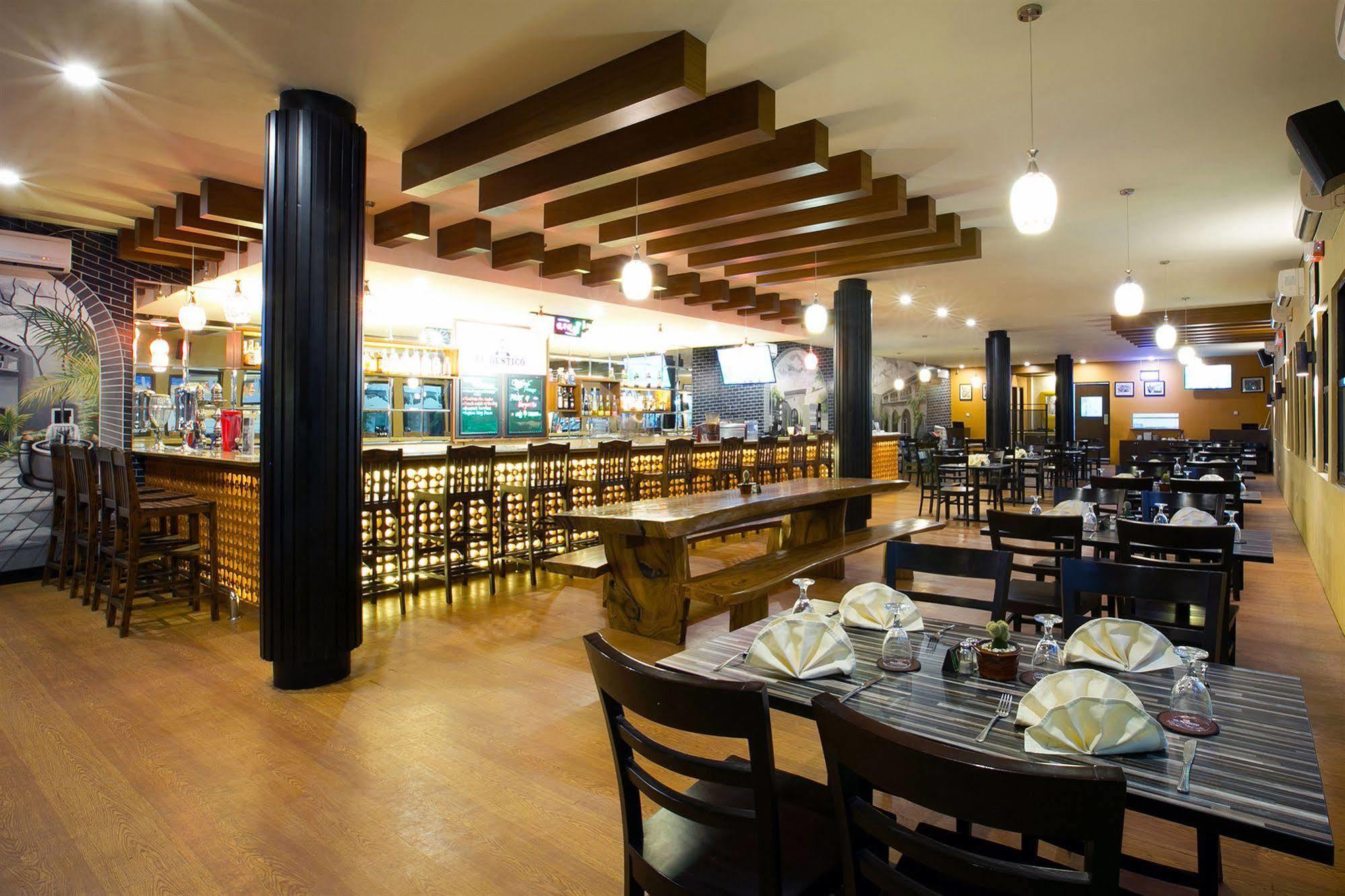 Kuta Station Hotel And Spa Bali Exterior foto
