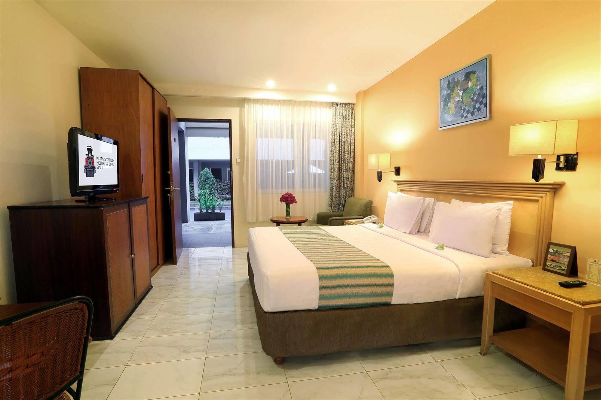 Kuta Station Hotel And Spa Bali Exterior foto