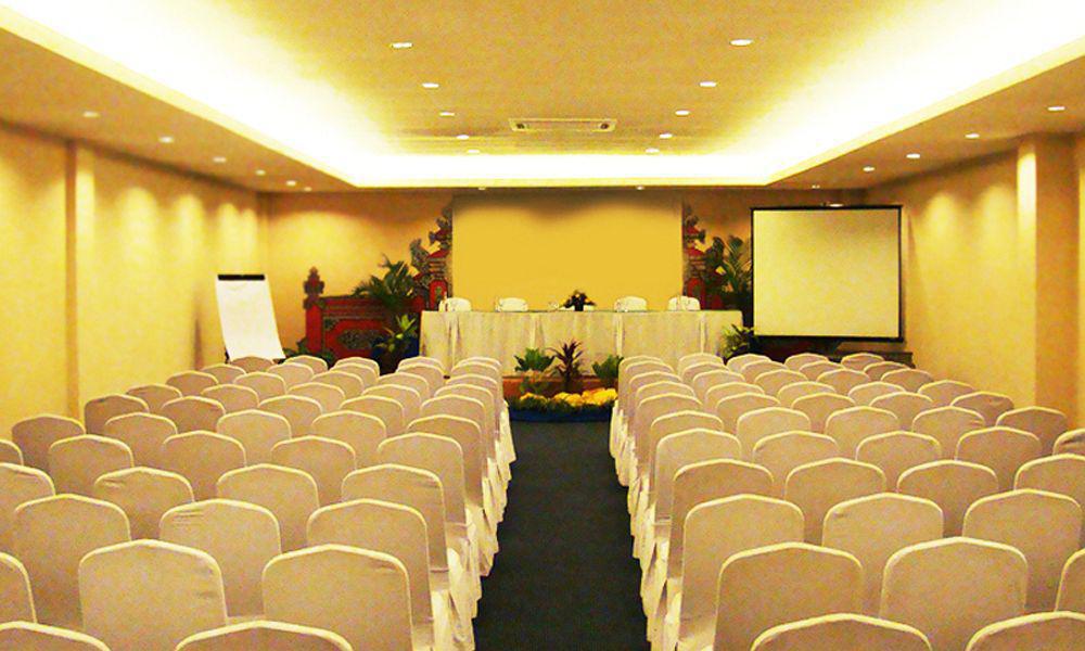 Kuta Station Hotel And Spa Bali Exterior foto